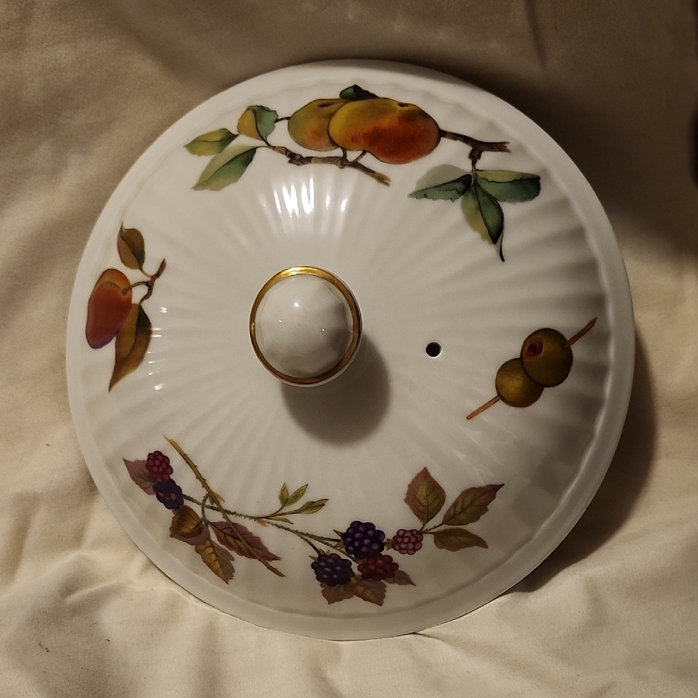 Royal Worcester White Ceramic Lid with Fruit Motif